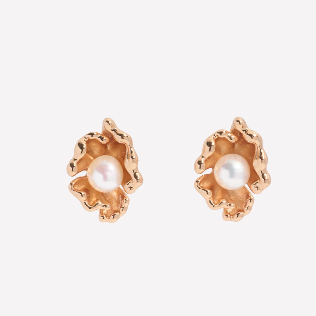 wave pear earrings gold m1